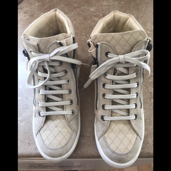 Chanel CC high tops size 37 Authentic. - Picture 5 of 9